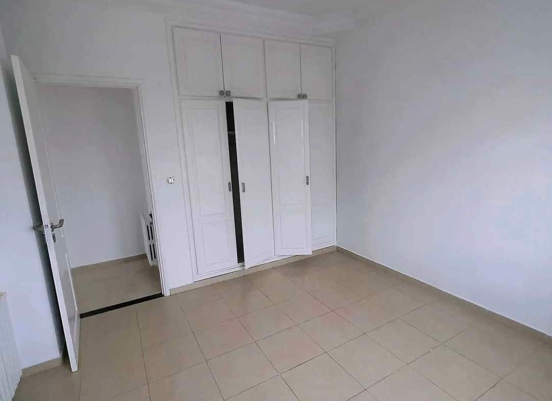 Apartment in ,