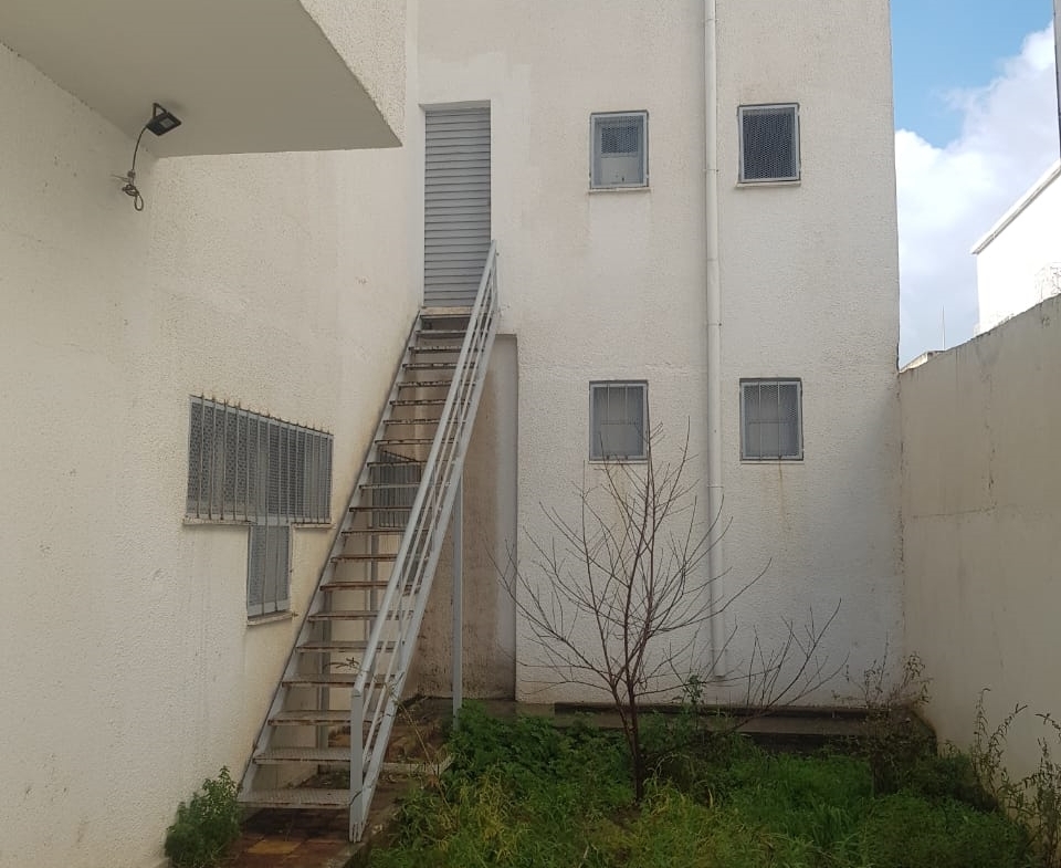 Commercial in Ariana,Mnihla