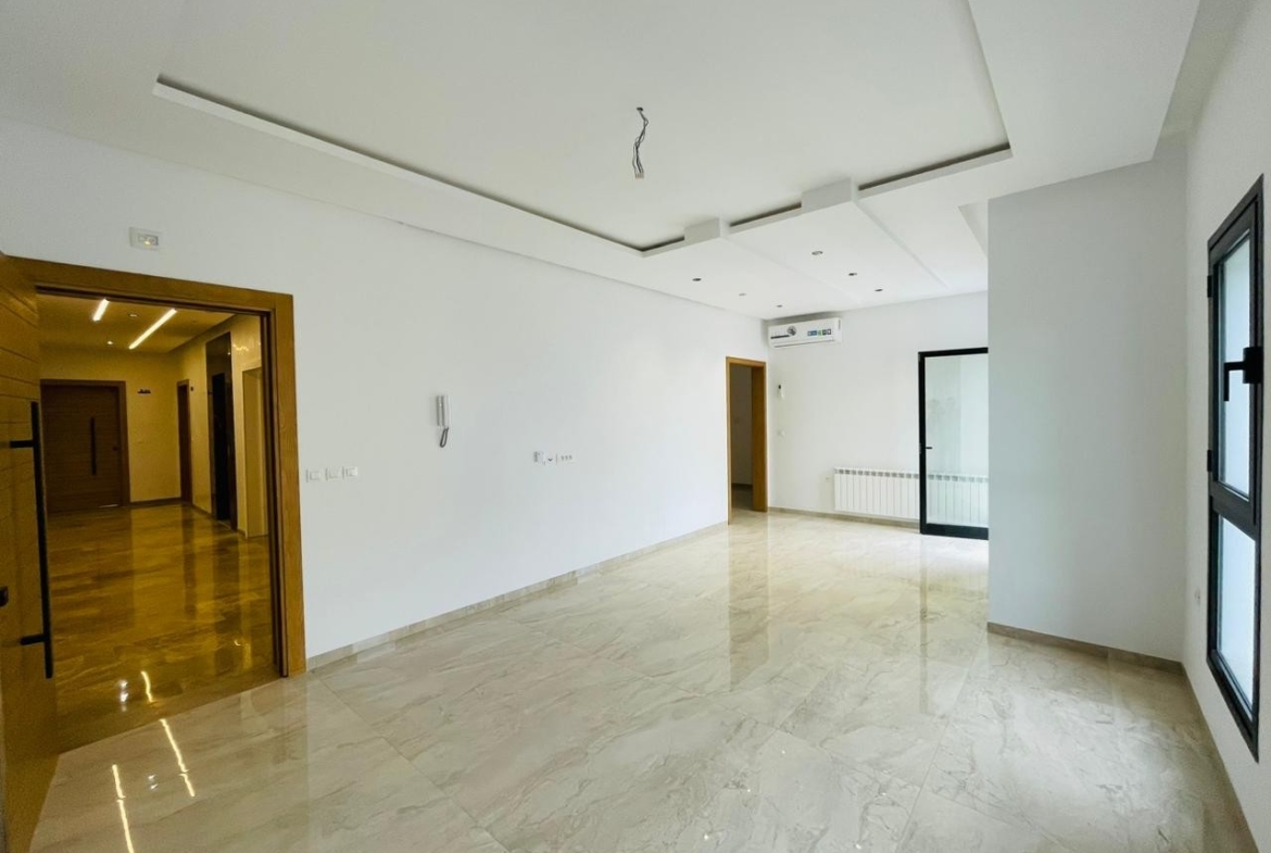 Apartment in ,