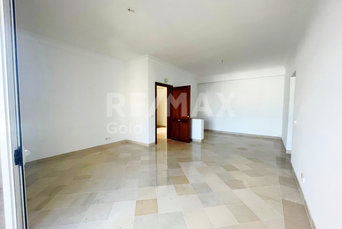 Apartment in ,