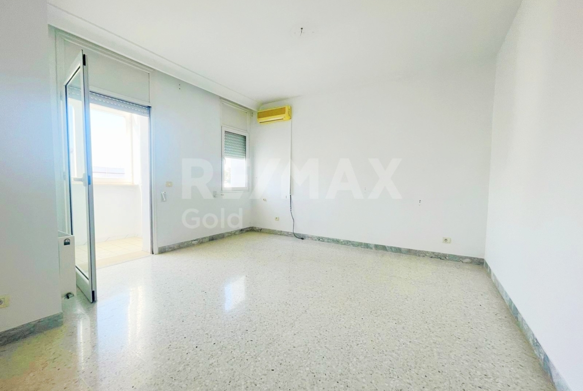 Apartment in ,
