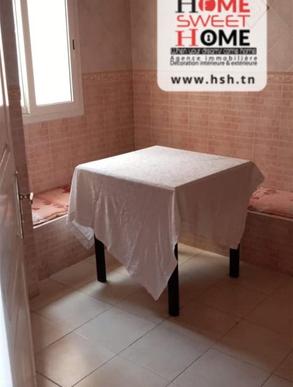 Commercial in Ariana,