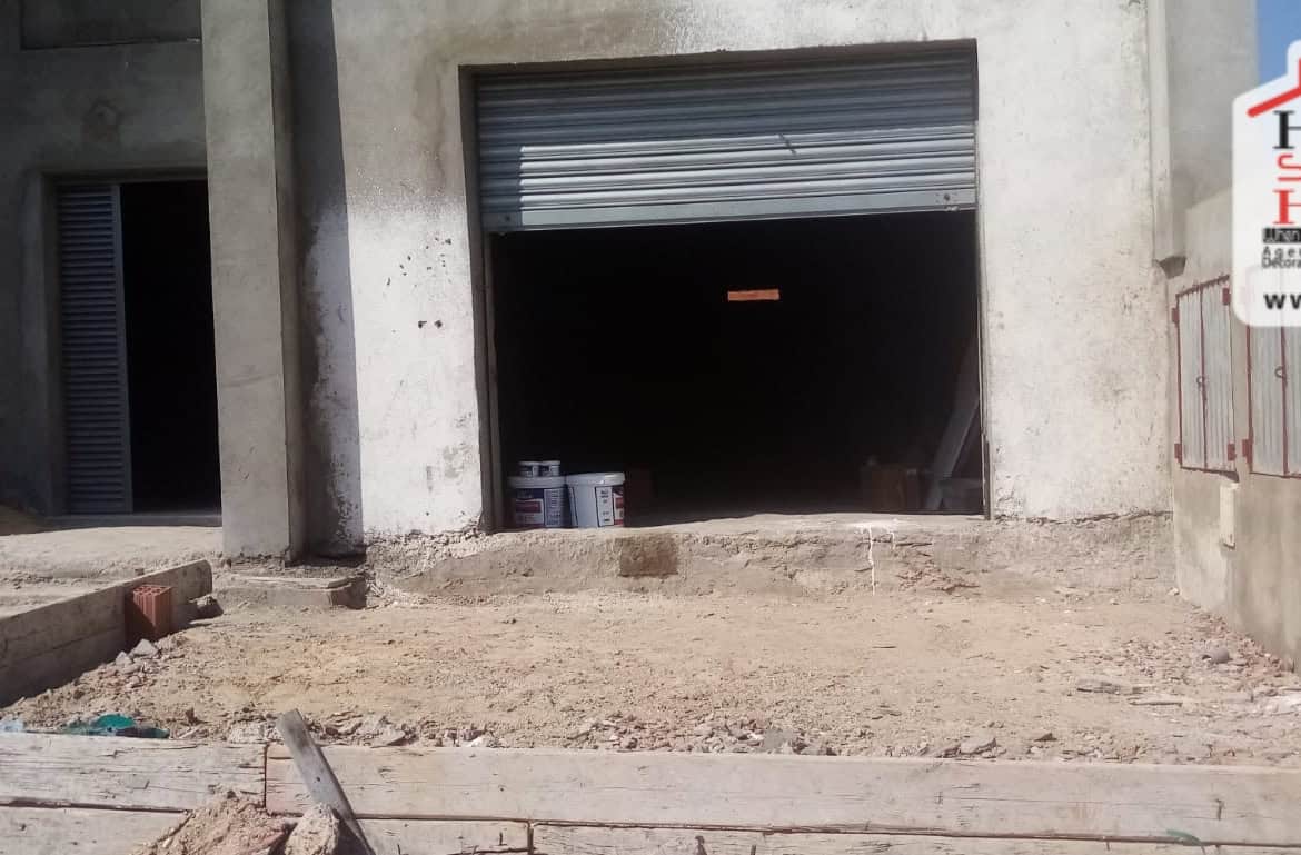 Commercial in Ariana,