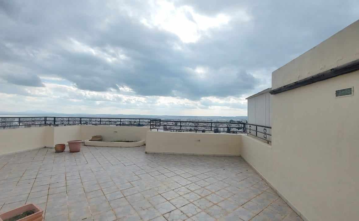 à Vendre Duplex à Tunis Manar